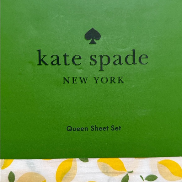 Kate Spade Yellow Lemon Print with white background Queen Sheet Set. 4-pieces. - Picture 3 of 10